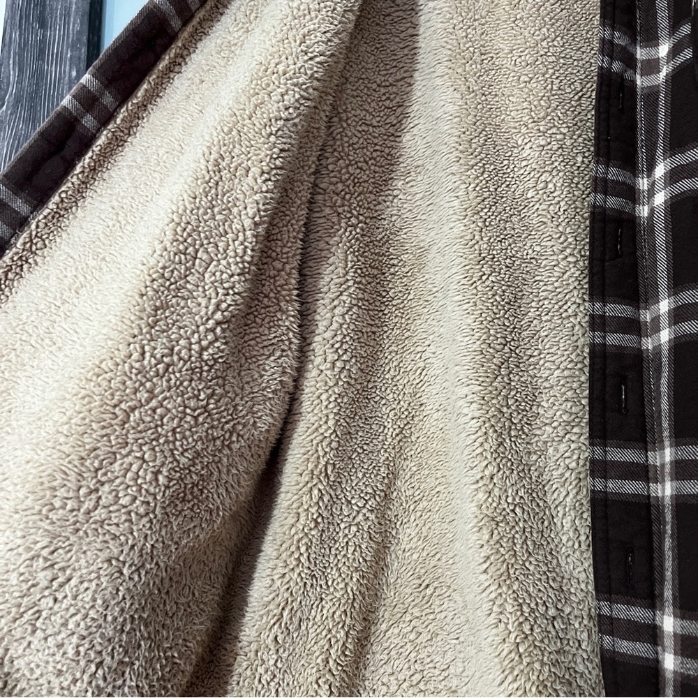 Wrangler Men's Brown Plaid Sherpa Lined Shacket Size M Outdoor Western Chores - Picture 5 of 12